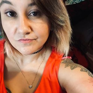 Meet your Posher, Valarie